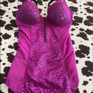 Ashley Graham Bustier leopard Garter Slip